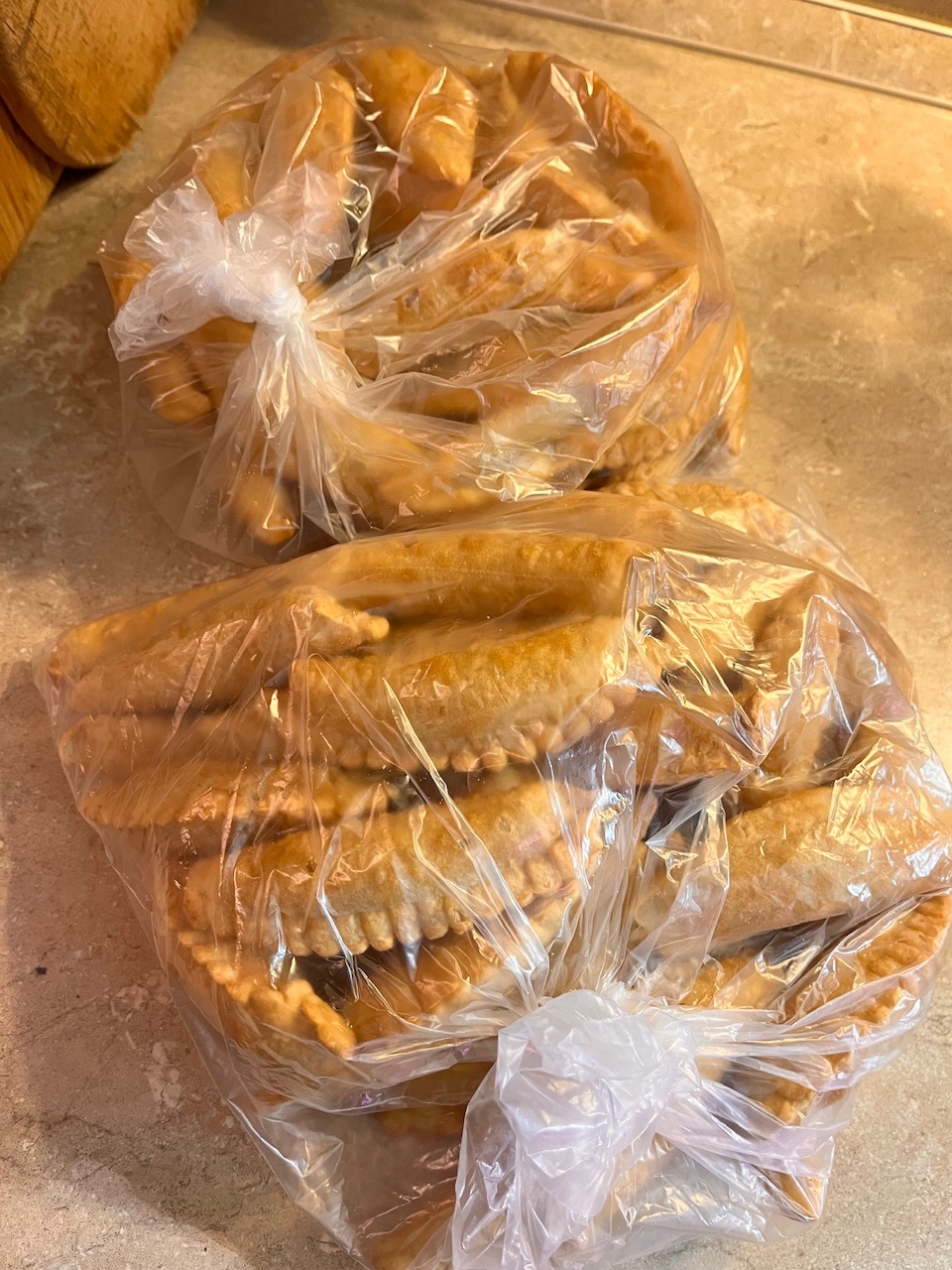 Миниатюра Чебуреки с курицей жареные блюдо готовое замороженное